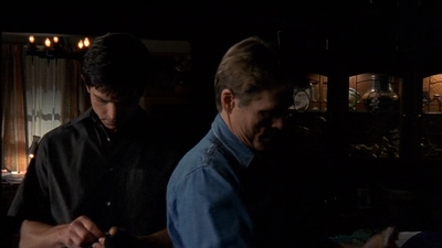 ROSWELL_-_E2X03_SURPRISE_091.jpg