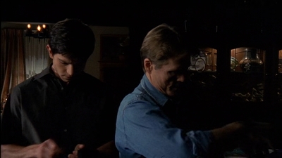 ROSWELL_-_E2X03_SURPRISE_094.jpg