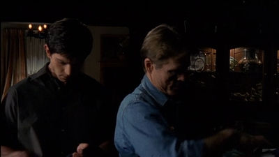 ROSWELL_-_E2X03_SURPRISE_095.jpg