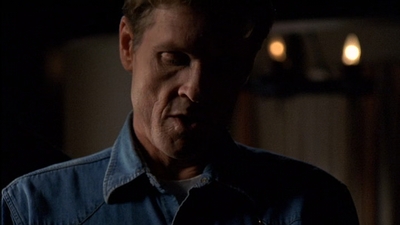 ROSWELL_-_E2X03_SURPRISE_102.jpg