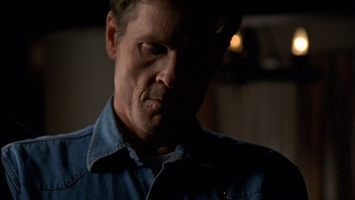 ROSWELL_-_E2X03_SURPRISE_121.jpg