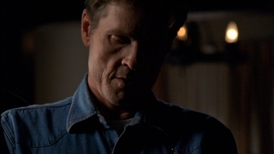 ROSWELL_-_E2X03_SURPRISE_124.jpg