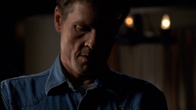 ROSWELL_-_E2X03_SURPRISE_143.jpg