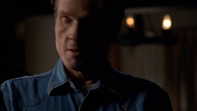 ROSWELL_-_E2X03_SURPRISE_149.jpg
