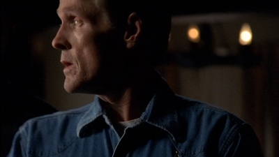 ROSWELL_-_E2X03_SURPRISE_152.jpg