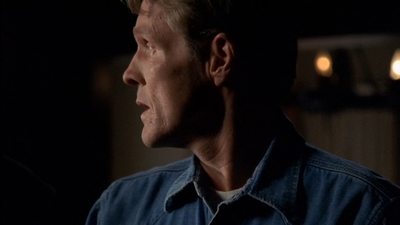 ROSWELL_-_E2X03_SURPRISE_160.jpg