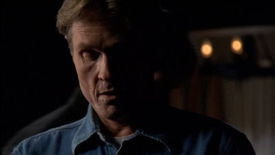ROSWELL_-_E2X03_SURPRISE_173.jpg