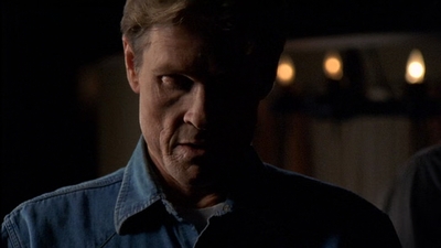 ROSWELL_-_E2X03_SURPRISE_189.jpg