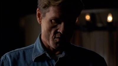 ROSWELL_-_E2X03_SURPRISE_196.jpg