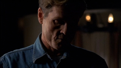 ROSWELL_-_E2X03_SURPRISE_198.jpg