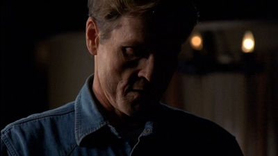 ROSWELL_-_E2X03_SURPRISE_201.jpg