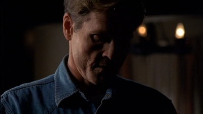 ROSWELL_-_E2X03_SURPRISE_202.jpg