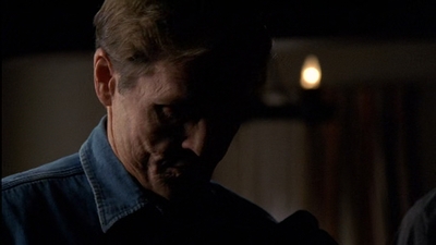 ROSWELL_-_E2X03_SURPRISE_209.jpg