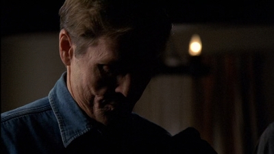 ROSWELL_-_E2X03_SURPRISE_210.jpg