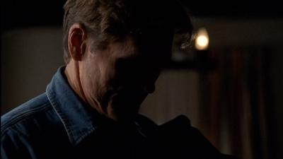 ROSWELL_-_E2X03_SURPRISE_215.jpg