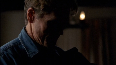 ROSWELL_-_E2X03_SURPRISE_217.jpg