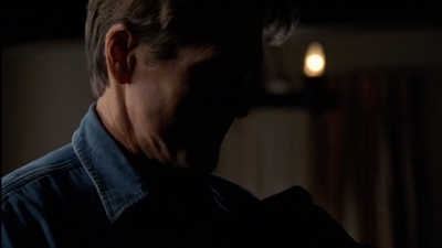 ROSWELL_-_E2X03_SURPRISE_219.jpg