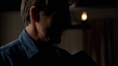 ROSWELL_-_E2X03_SURPRISE_220.jpg