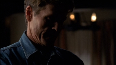ROSWELL_-_E2X03_SURPRISE_242.jpg