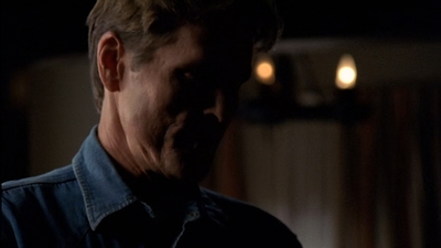 ROSWELL_-_E2X03_SURPRISE_254.jpg