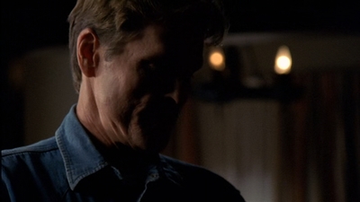 ROSWELL_-_E2X03_SURPRISE_256.jpg