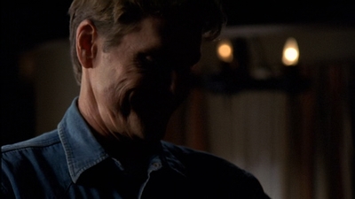 ROSWELL_-_E2X03_SURPRISE_269.jpg