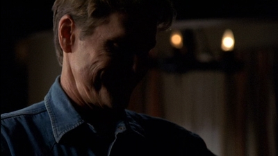 ROSWELL_-_E2X03_SURPRISE_270.jpg