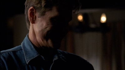 ROSWELL_-_E2X03_SURPRISE_272.jpg