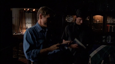 ROSWELL_-_E2X03_SURPRISE_275.jpg