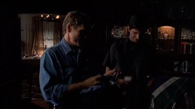 ROSWELL_-_E2X03_SURPRISE_276.jpg