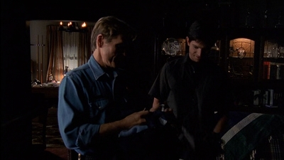 ROSWELL_-_E2X03_SURPRISE_277.jpg