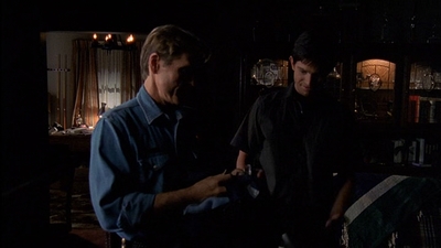 ROSWELL_-_E2X03_SURPRISE_278.jpg