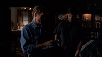 ROSWELL_-_E2X03_SURPRISE_279.jpg