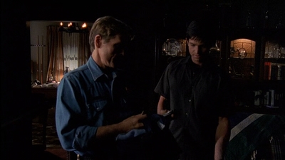 ROSWELL_-_E2X03_SURPRISE_284.jpg
