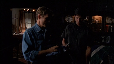 ROSWELL_-_E2X03_SURPRISE_286.jpg