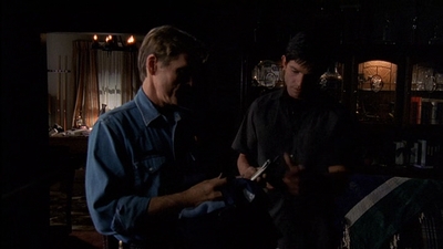ROSWELL_-_E2X03_SURPRISE_289.jpg
