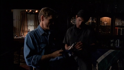 ROSWELL_-_E2X03_SURPRISE_292.jpg