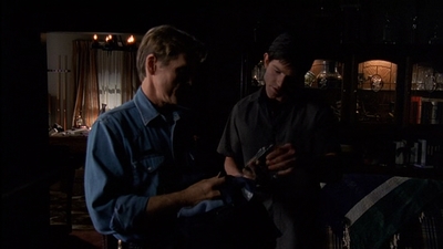 ROSWELL_-_E2X03_SURPRISE_294.jpg