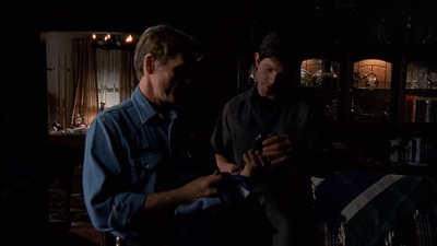 ROSWELL_-_E2X03_SURPRISE_296.jpg