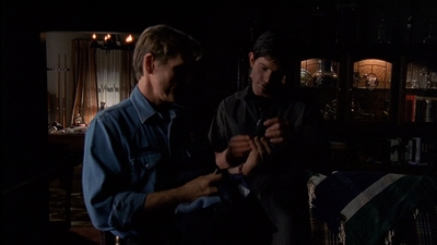 ROSWELL_-_E2X03_SURPRISE_298.jpg
