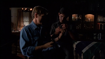 ROSWELL_-_E2X03_SURPRISE_302.jpg