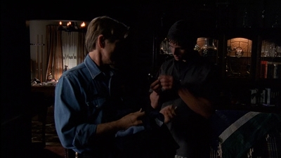 ROSWELL_-_E2X03_SURPRISE_309.jpg
