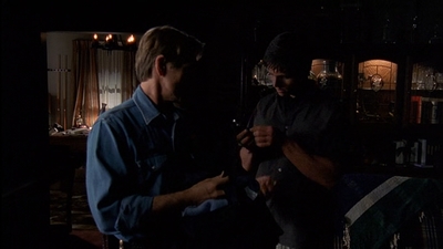 ROSWELL_-_E2X03_SURPRISE_310.jpg