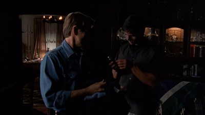 ROSWELL_-_E2X03_SURPRISE_311.jpg