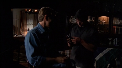 ROSWELL_-_E2X03_SURPRISE_316.jpg
