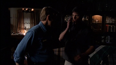 ROSWELL_-_E2X03_SURPRISE_323.jpg