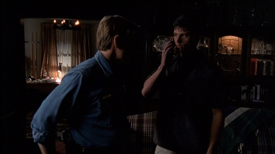 ROSWELL_-_E2X03_SURPRISE_326.jpg