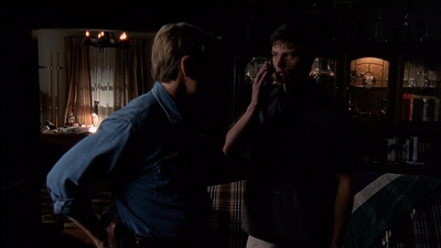 ROSWELL_-_E2X03_SURPRISE_334.jpg