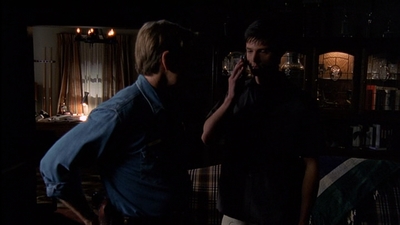 ROSWELL_-_E2X03_SURPRISE_338.jpg