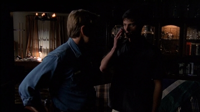 ROSWELL_-_E2X03_SURPRISE_348.jpg